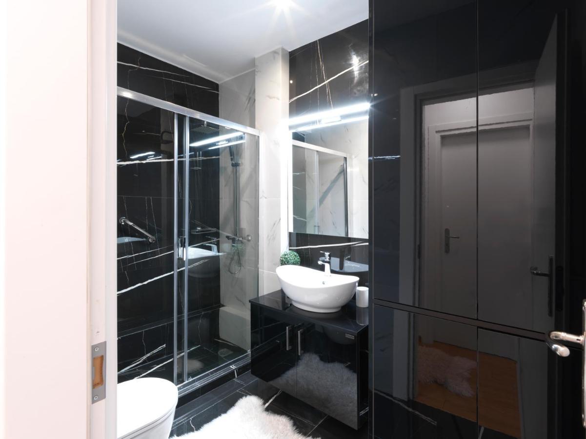 Elegant Apartment In Glyfada Athen Eksteriør billede